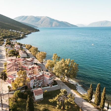 Meliti Waterfront Suites Karavomylos Exterior foto