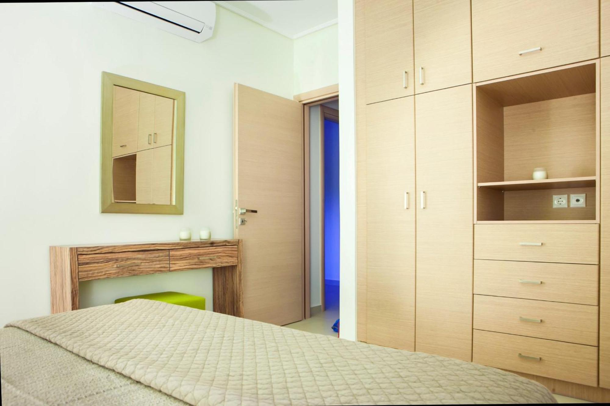 Meliti Waterfront Suites Karavomylos Exterior foto
