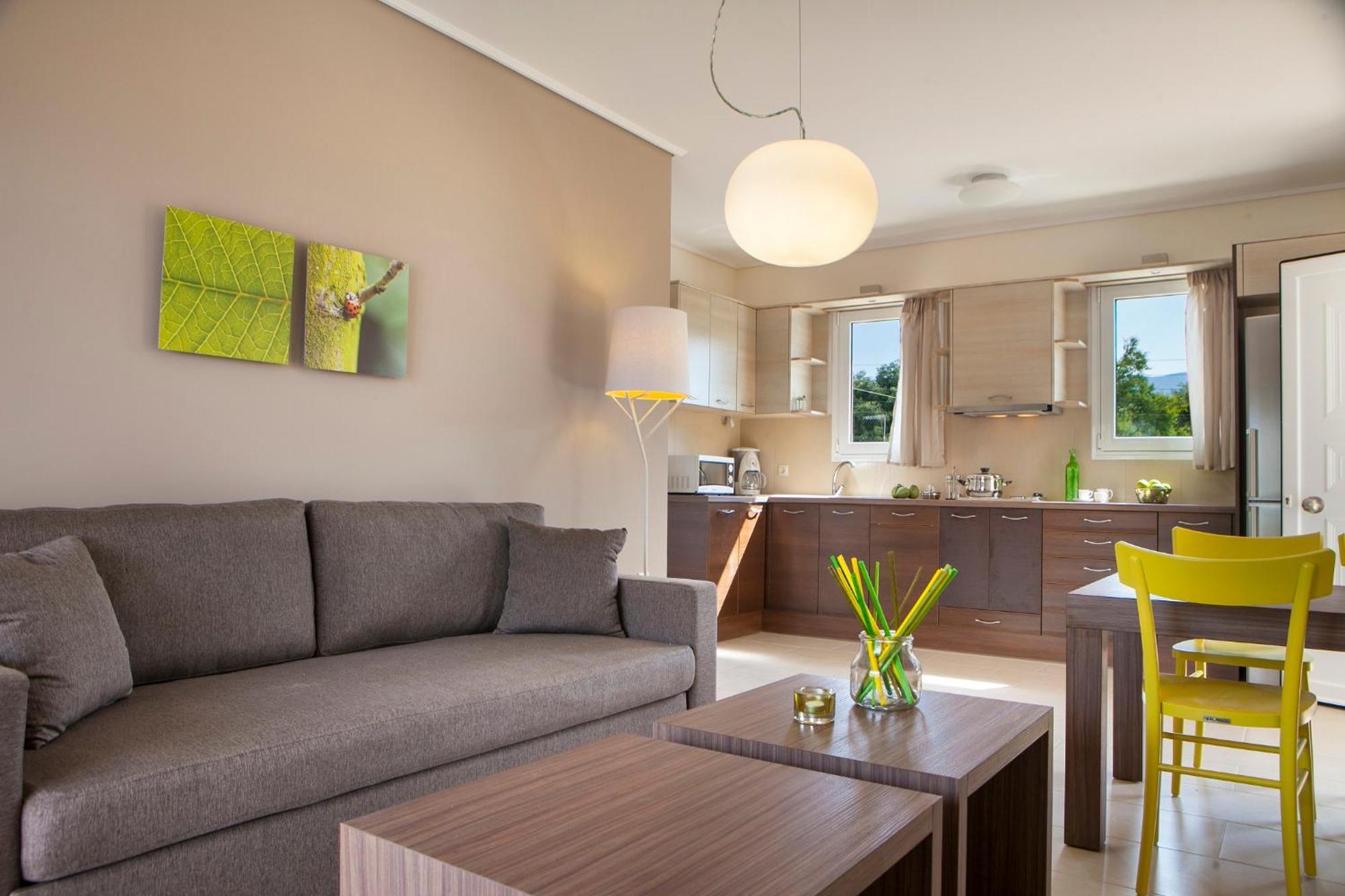 Meliti Waterfront Suites Karavomylos Exterior foto