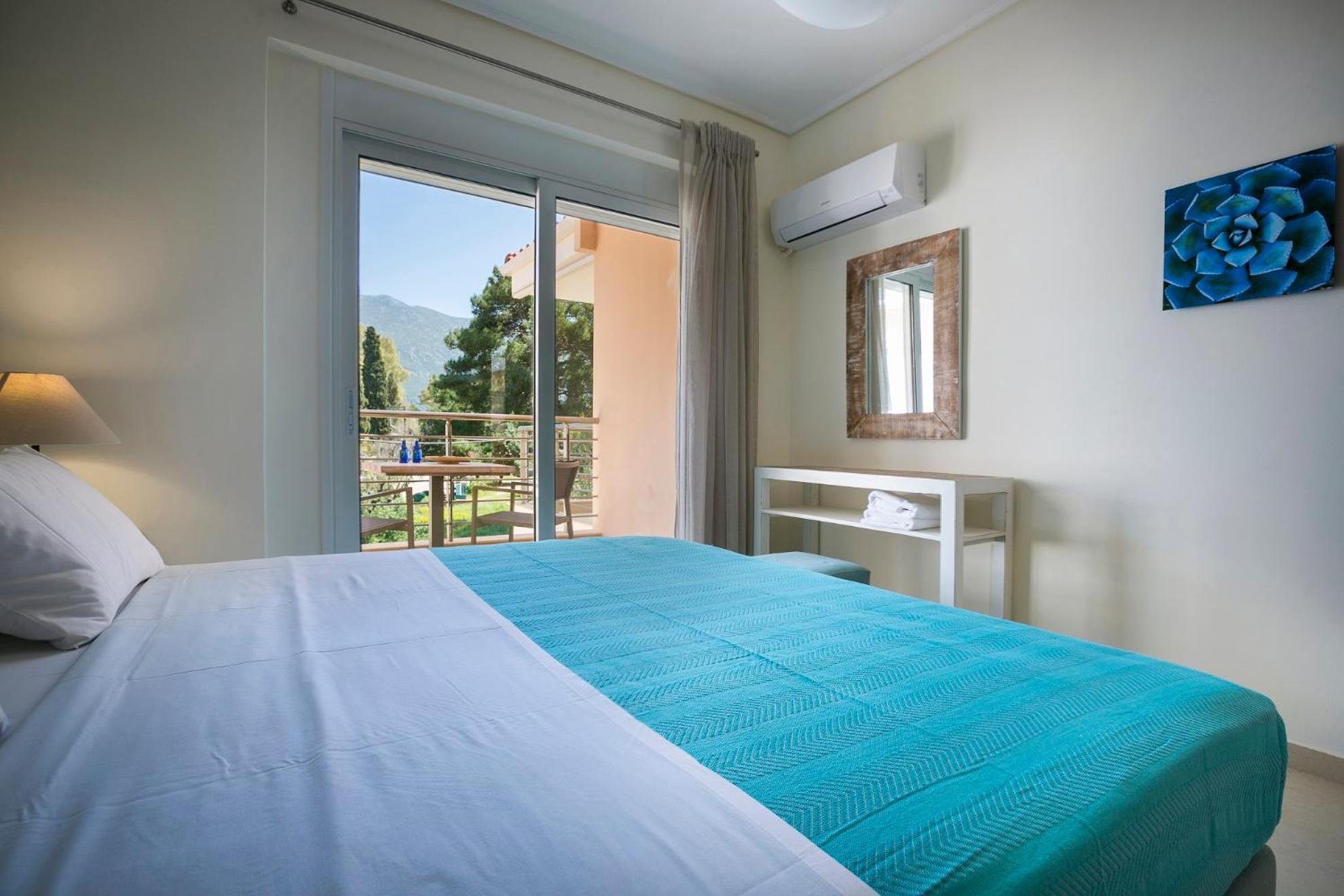 Meliti Waterfront Suites Karavomylos Exterior foto