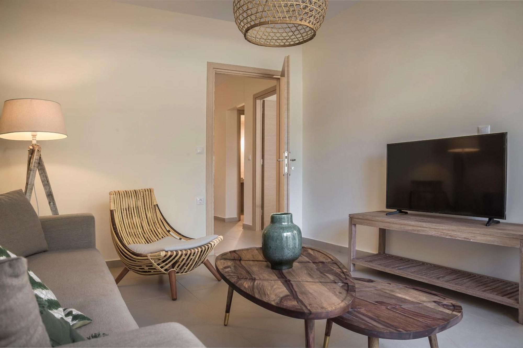 Meliti Waterfront Suites Karavomylos Exterior foto