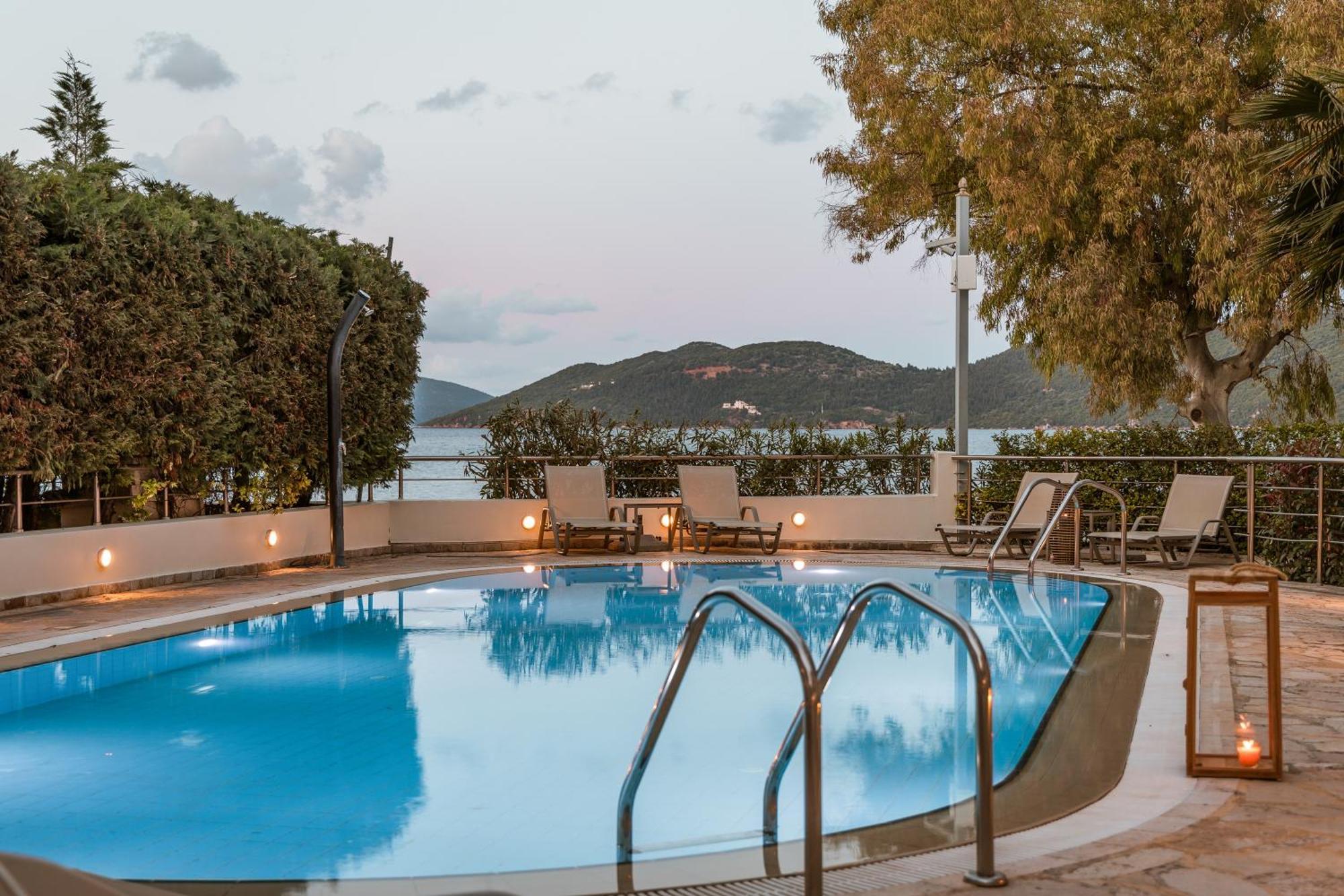 Meliti Waterfront Suites Karavomylos Exterior foto